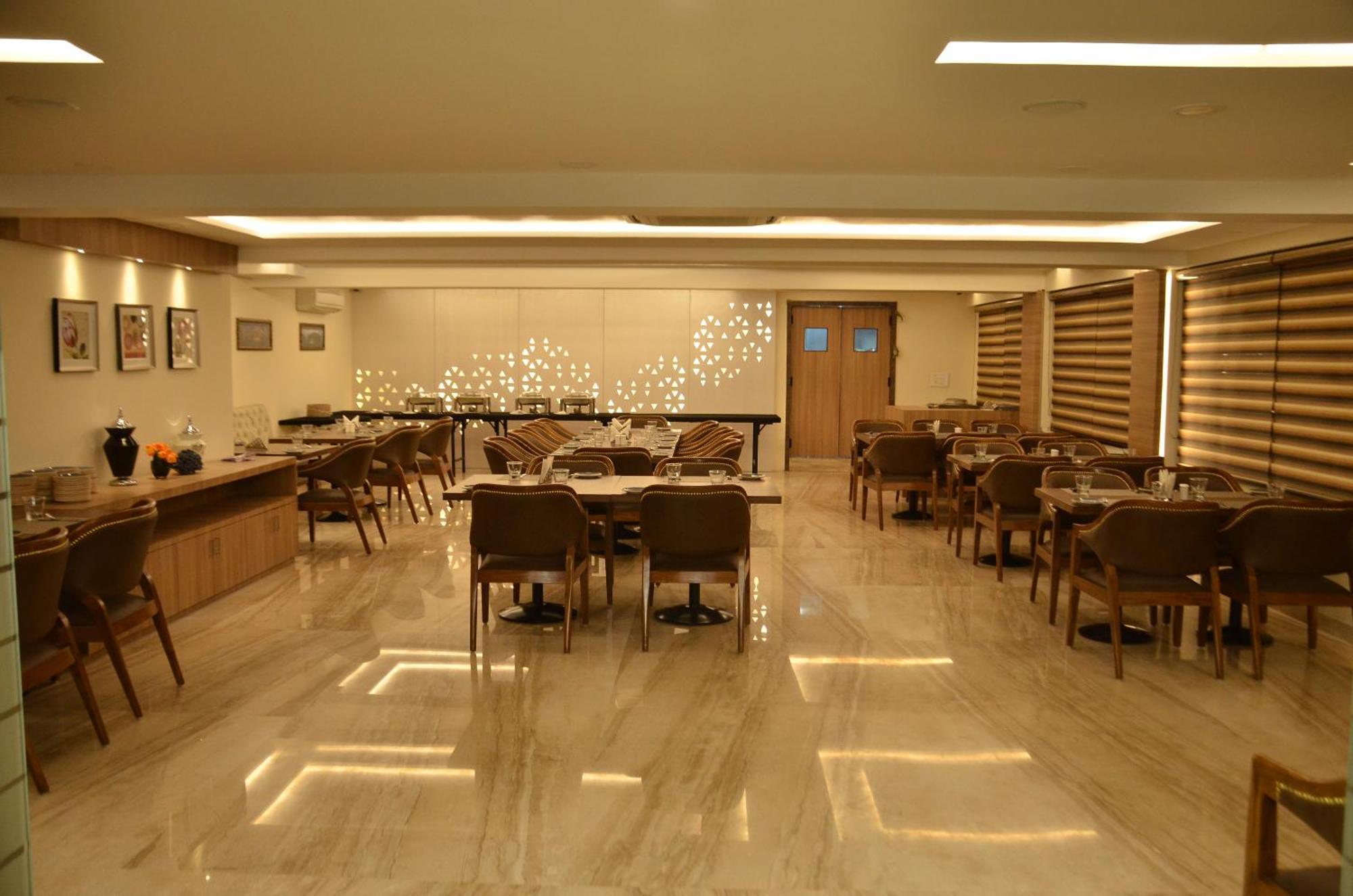 The Ved Mantra Hotel Gwalior Luaran gambar