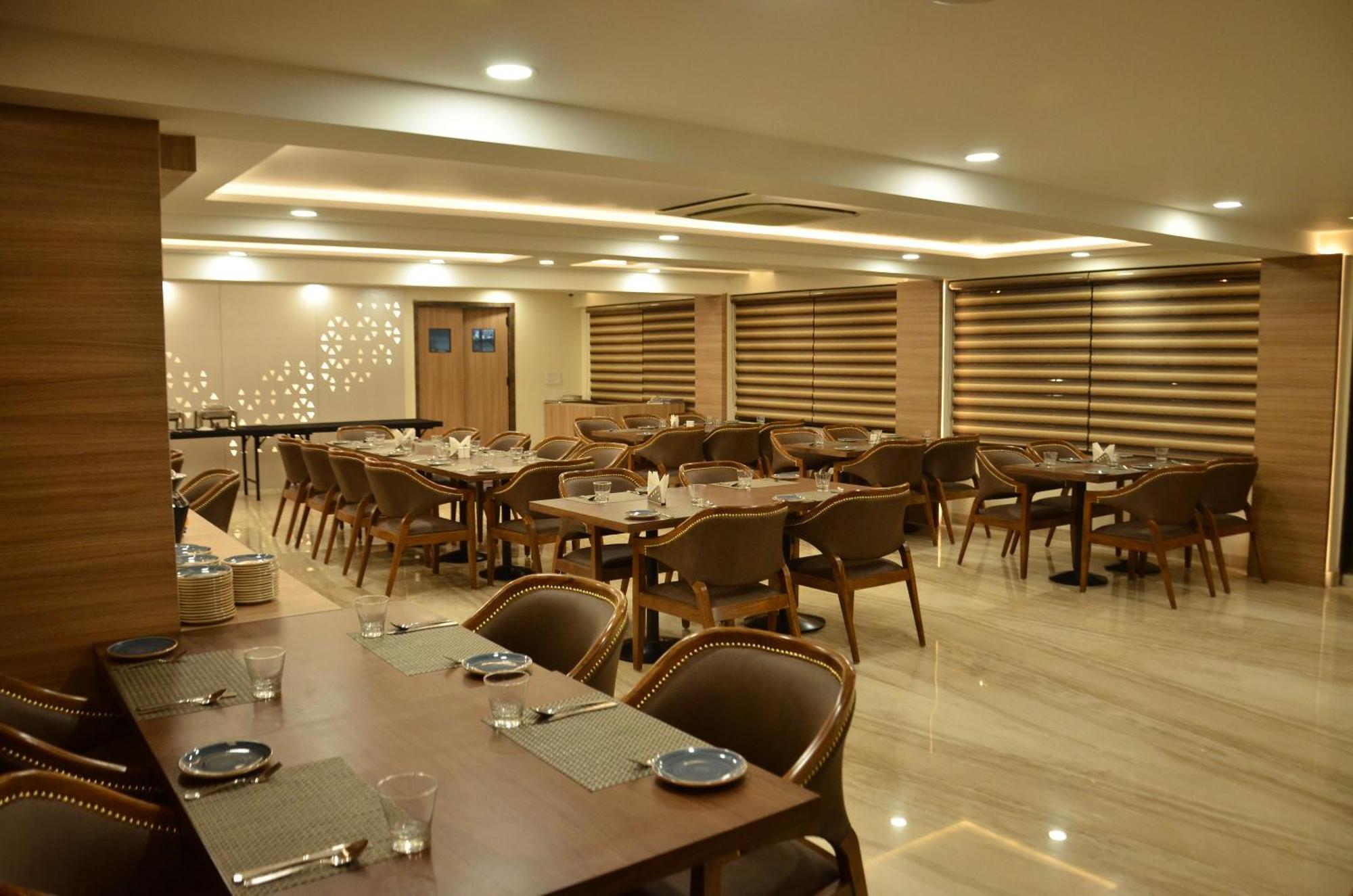 The Ved Mantra Hotel Gwalior Luaran gambar