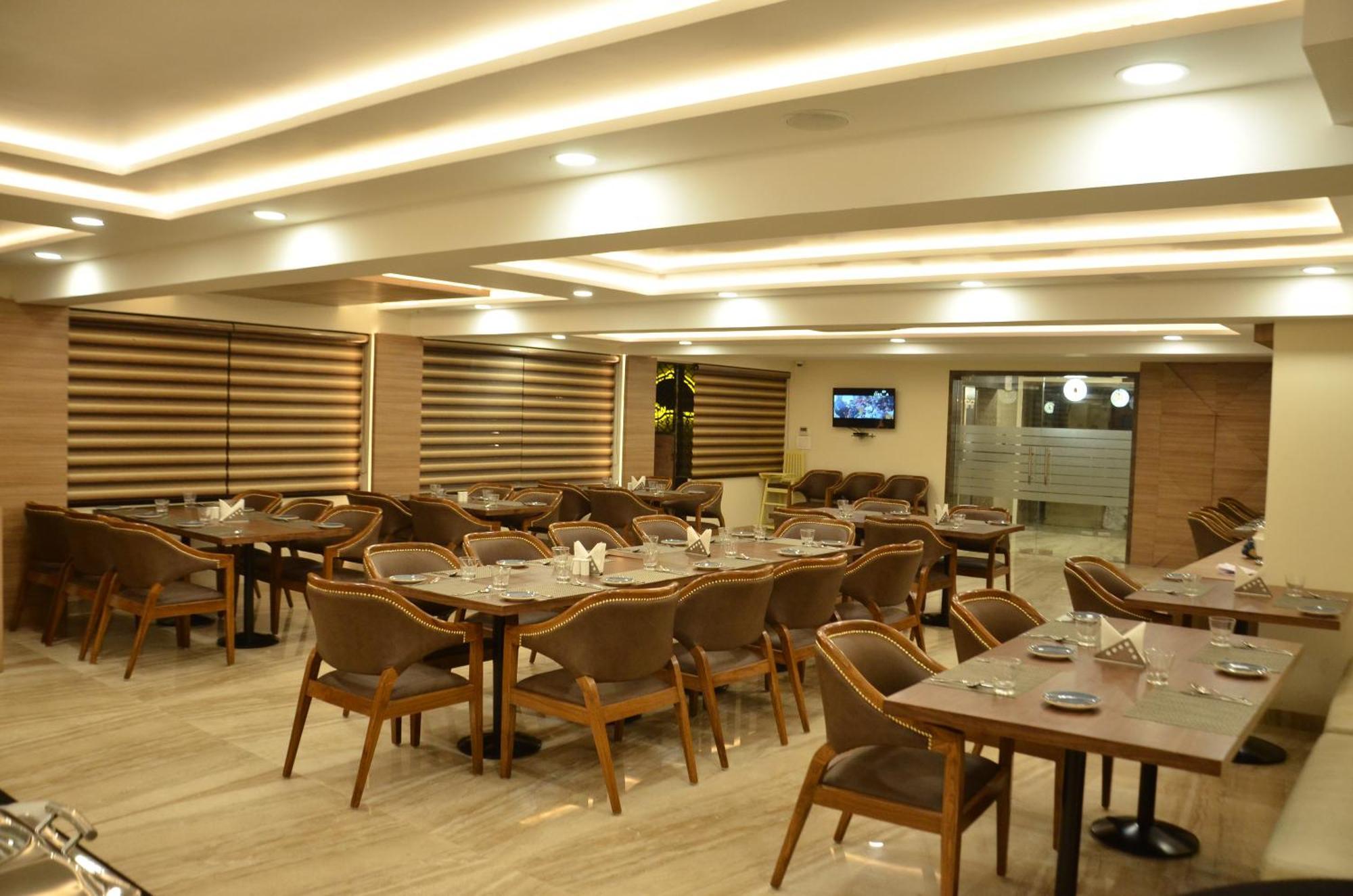 The Ved Mantra Hotel Gwalior Luaran gambar