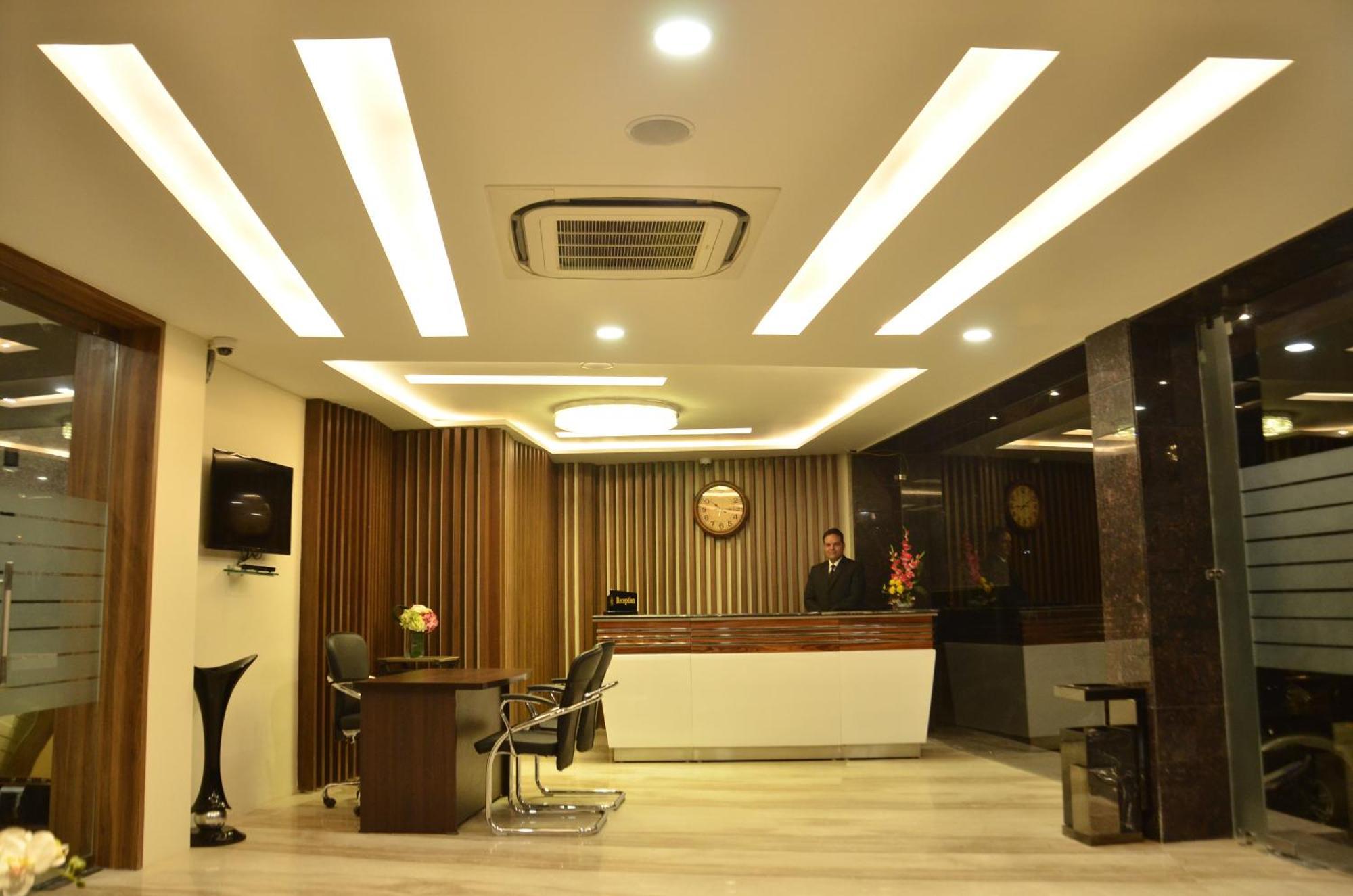 The Ved Mantra Hotel Gwalior Luaran gambar
